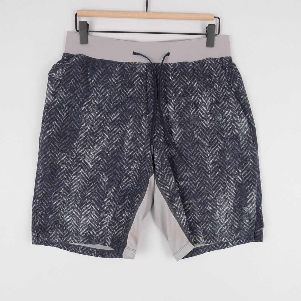 Lululemon‎ T.H.E. Shorts Mens M Gray Chevron Linerless Gym Workout Athletic